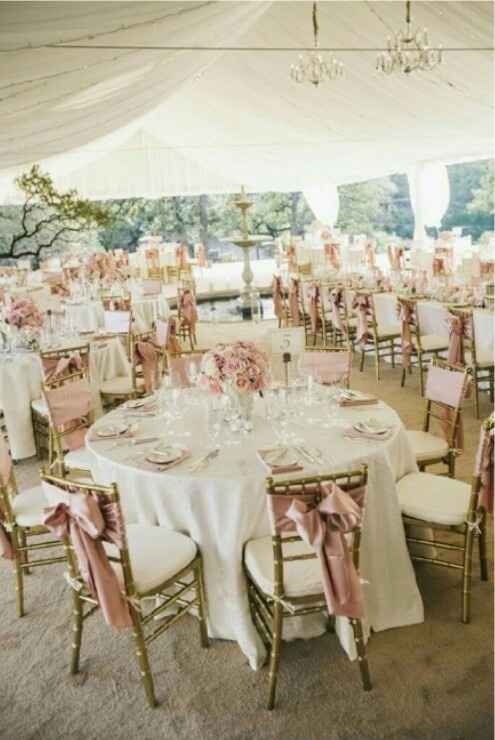 Los moñitos de las sillas me encantaron