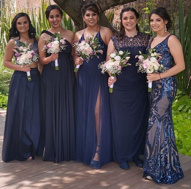 ¿Damas llevan ramo ? 1