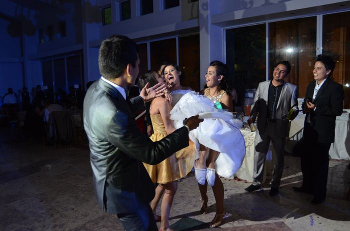 aventar a la novia??