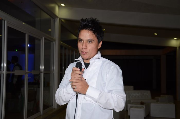 entrevistando al novio