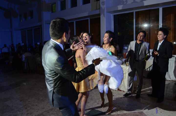 aventar a la novia??