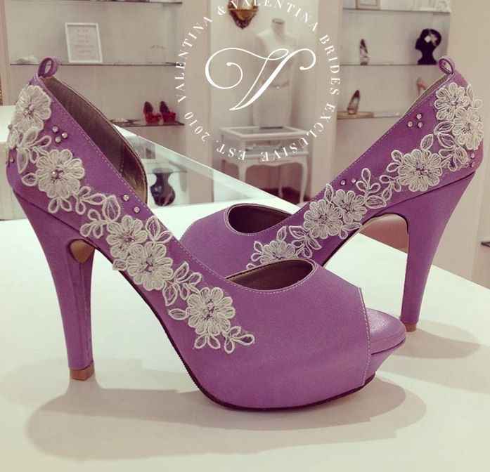 Busco zapatillas en color fucsia. - 2