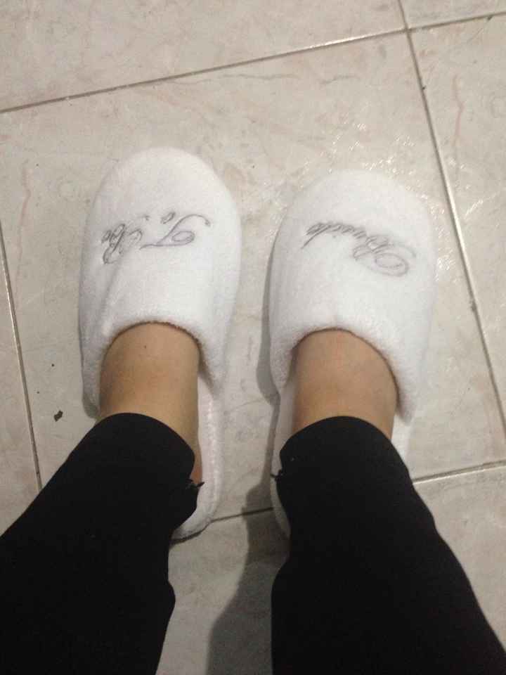 Pantuflas para la sesión de maquillaje - 1