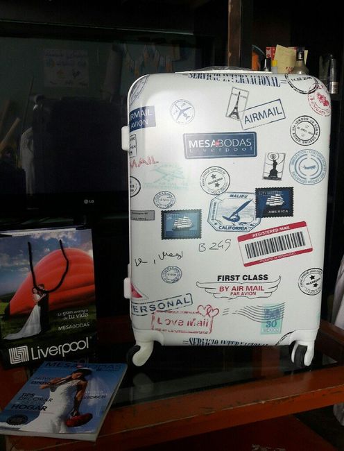 Mesa de regalos... Siempre sí 😅 - 1