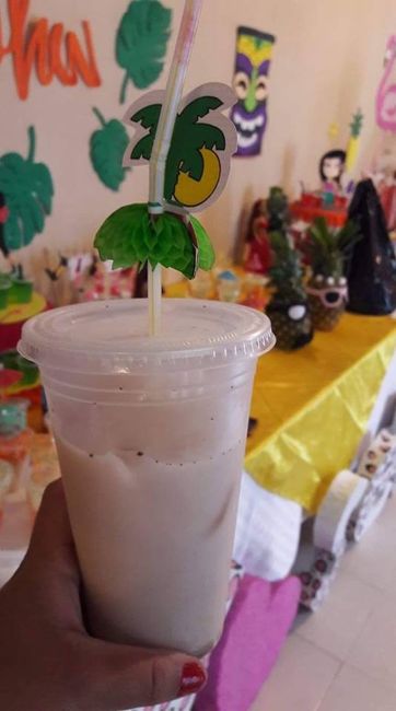 Se miraban muy coquetos con los popotes de frutas 