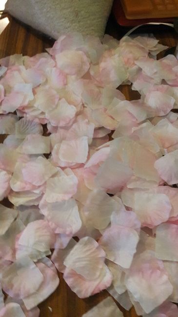 Petalitos para las mesas - 1