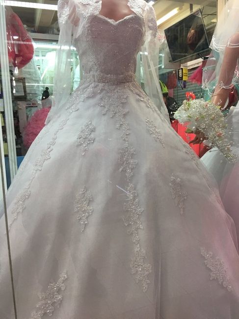 Me encontré con un vestido👰🏼 - 1
