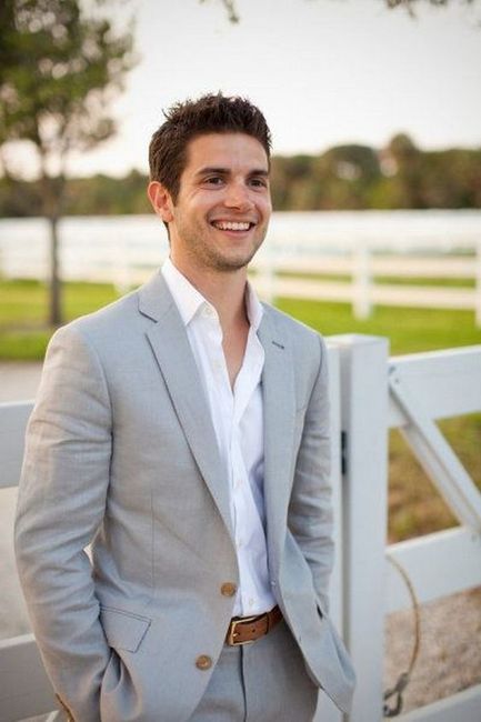 10 Trajes de novio para boda en la playa 2