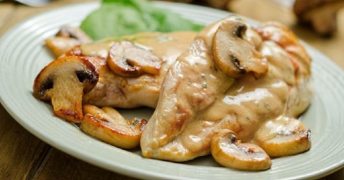 Mi platillo Master Chef - pollo en crema de champiñones 1