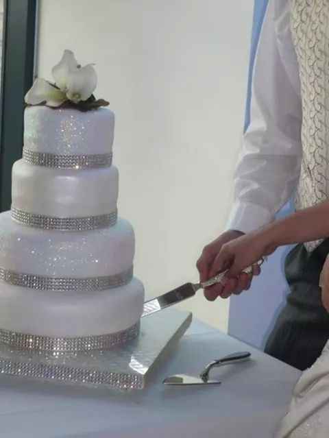 Pasteles con pedreria. ♡♥♡ - 2