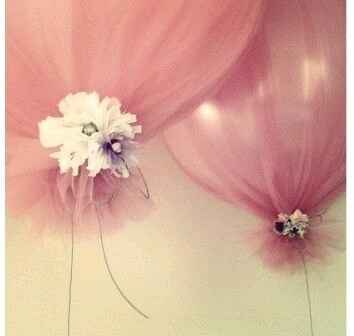 Que sera mejor decorar con flores naturales o con globos - 11