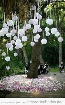 Que sera mejor decorar con flores naturales o con globos - 13