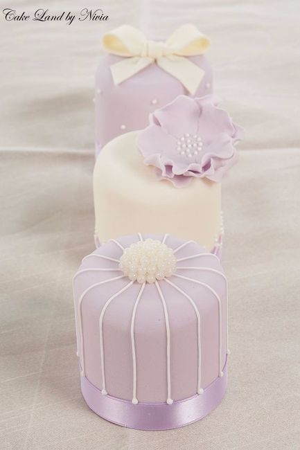 Pasteles en miniatura en color morado 5
