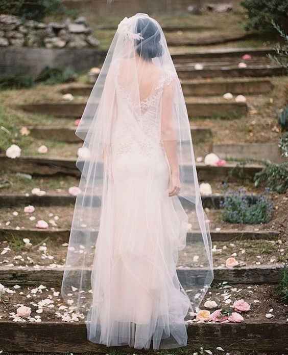 El velo tipo capilla