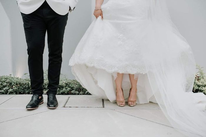 Foto de la novia con sus zapatos - 1