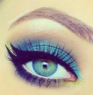 Maquillaje con toque azules 💙 10
