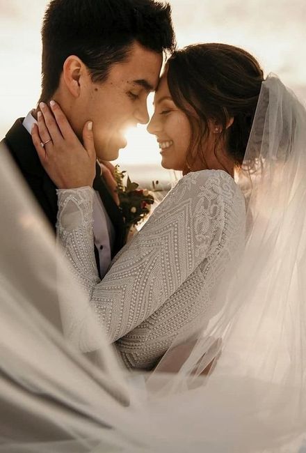 Ideas con el velo para las fotos en pareja 7