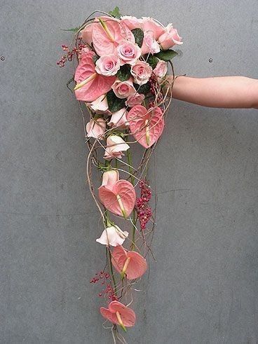 Tipos de ramos de novia--cascada 💐 14