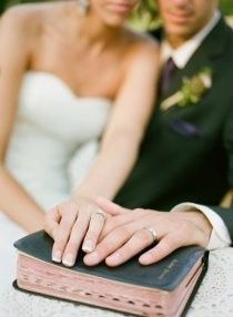 Ideas para fotos con los anillos de matrimonio 6