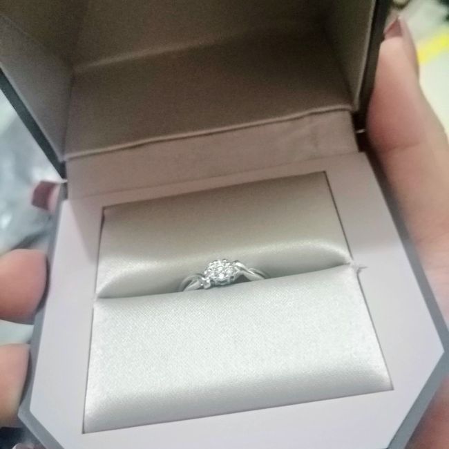 Mi anillo de compromiso, Mimi - 1