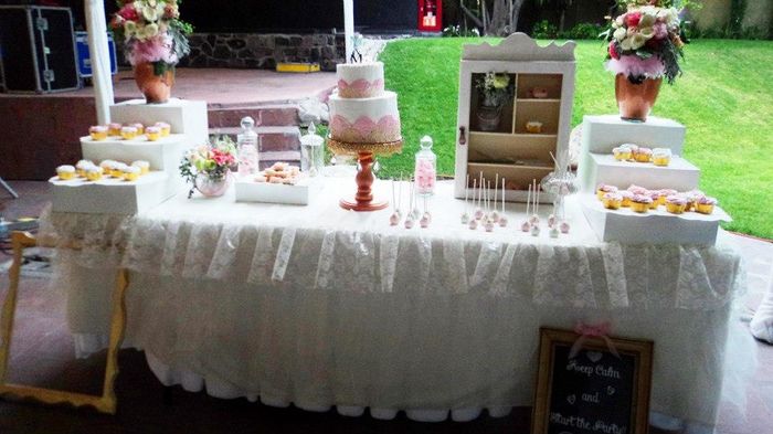 Pastel y barra de postres!