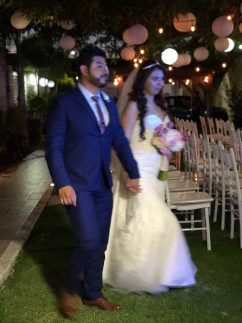 mira en esta foto se ve como traia el cabello para mi boda 