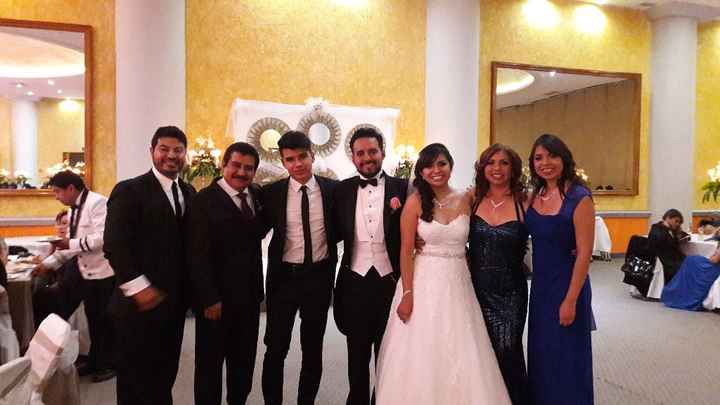 Con los Guapos novios 