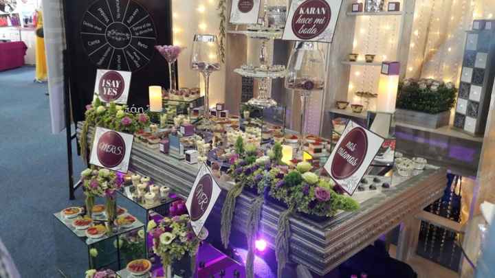 comparto esta mesa de dulces de una expo novias 