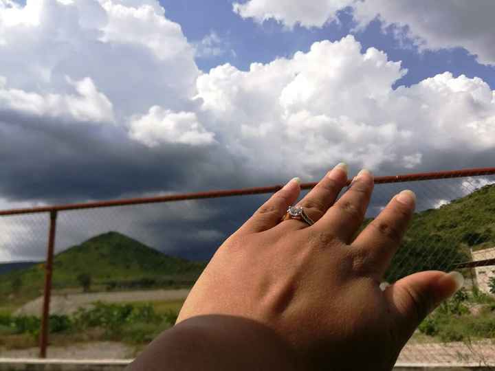 Mi anillo en un restaurante - 1