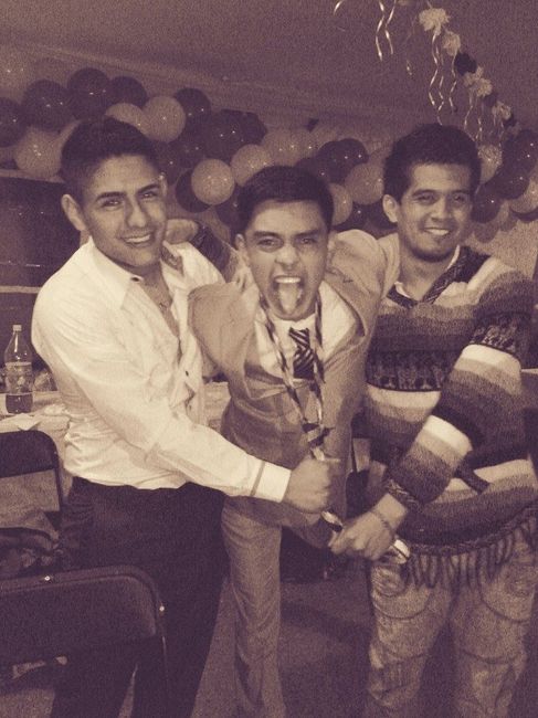 el con sus amigos