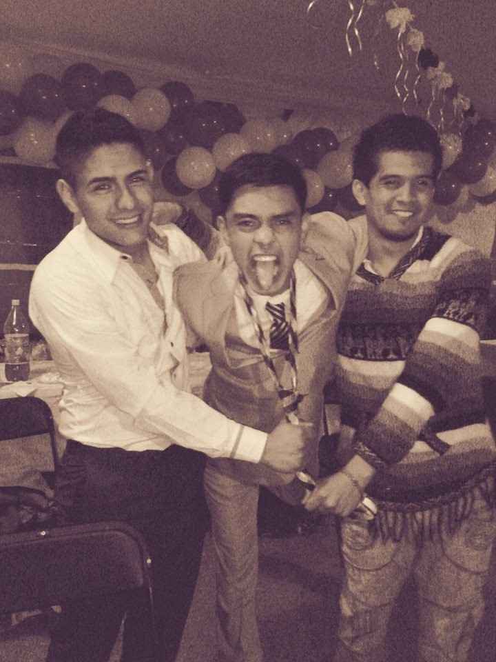 el con sus amigos