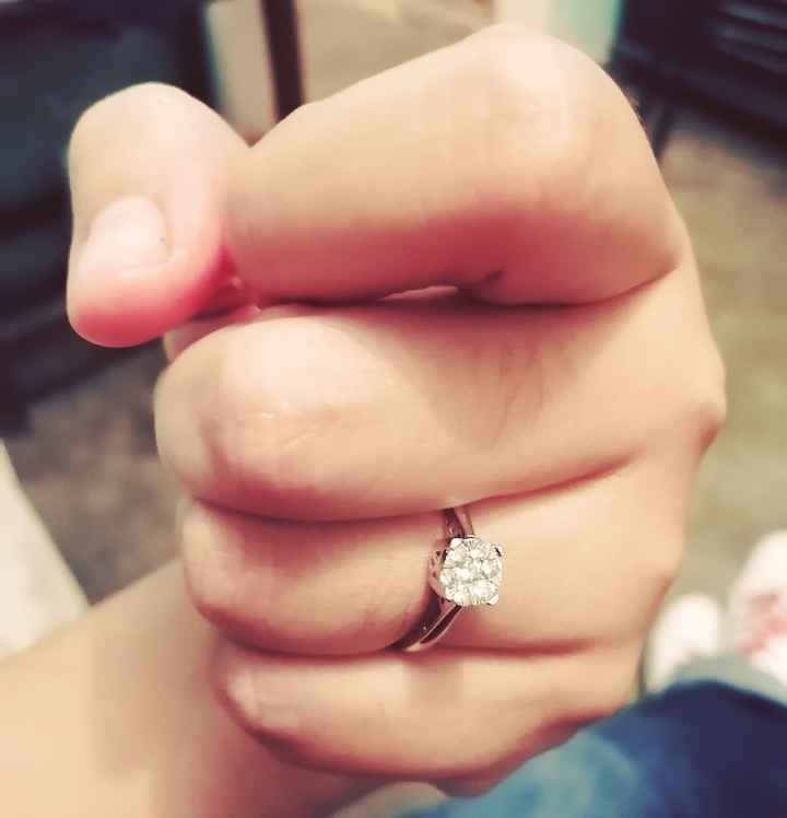 Presumir Anillo de compromiso... - 1