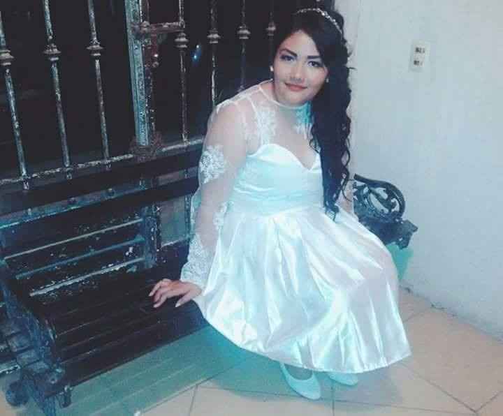 mi prima edito demasiado la foto.  