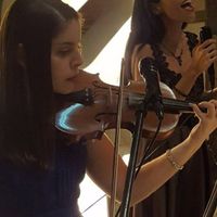 Musica, fueron dos de mis mejores amigas las que amenizaron la ceremonia. Entre con el violin por Cy