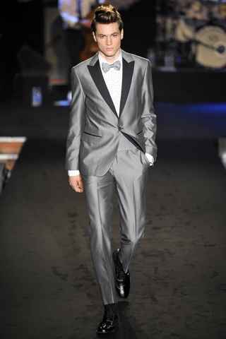 traje plata con moño