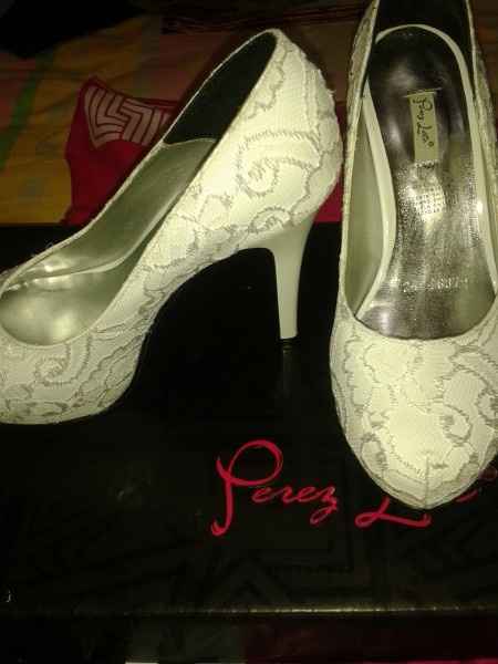 MIS ZAPATILLAS DE BODA