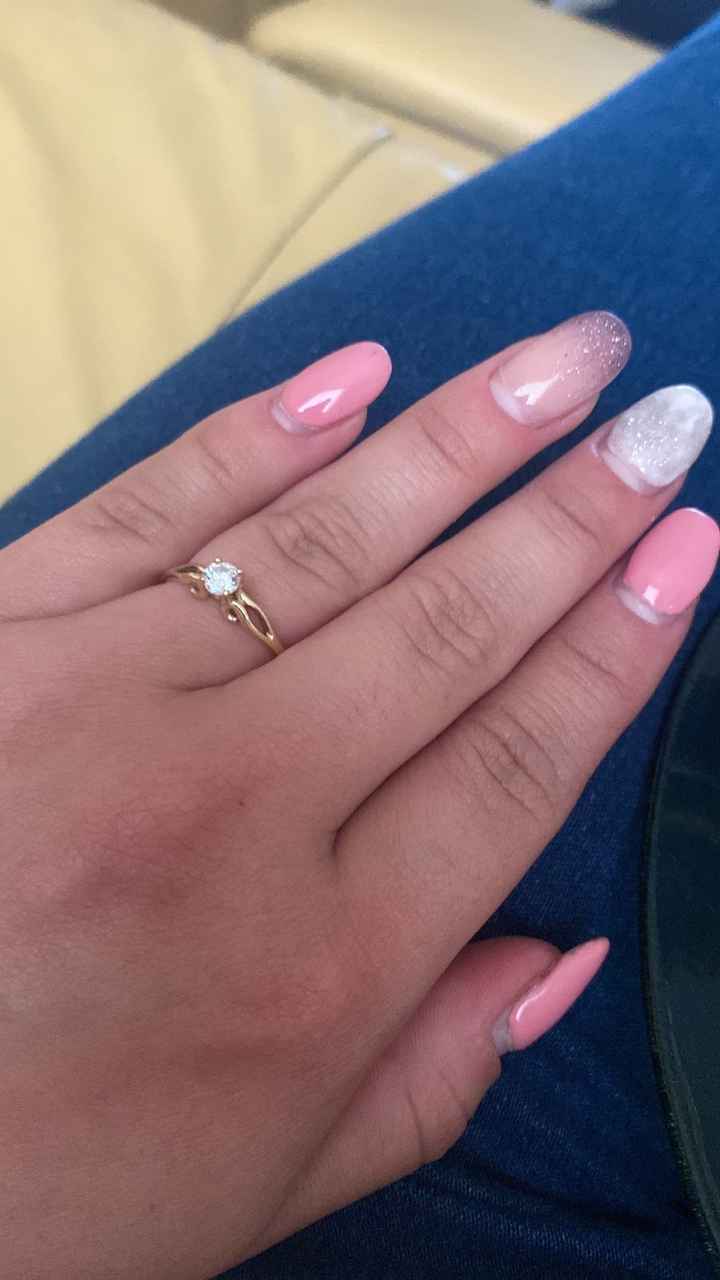 ¡Enséñanos el anillo de compromiso! 💍 - 2