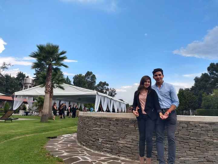 La foto mas reciente fue hace unos días justamente visitando lugares donde realizar nuestra boda