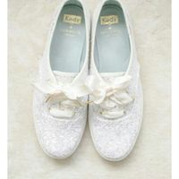 Tenis de novia, alguien? - 2