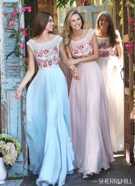 A la hora de escoger el vestido, tus damas... 4