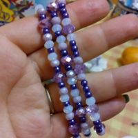 Lo hice con 3 pulseras que até con listón