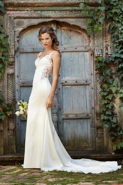 novia de boda en jardín
