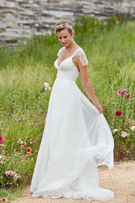 novia de boda en jardín