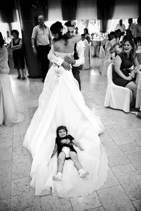 niña en boda