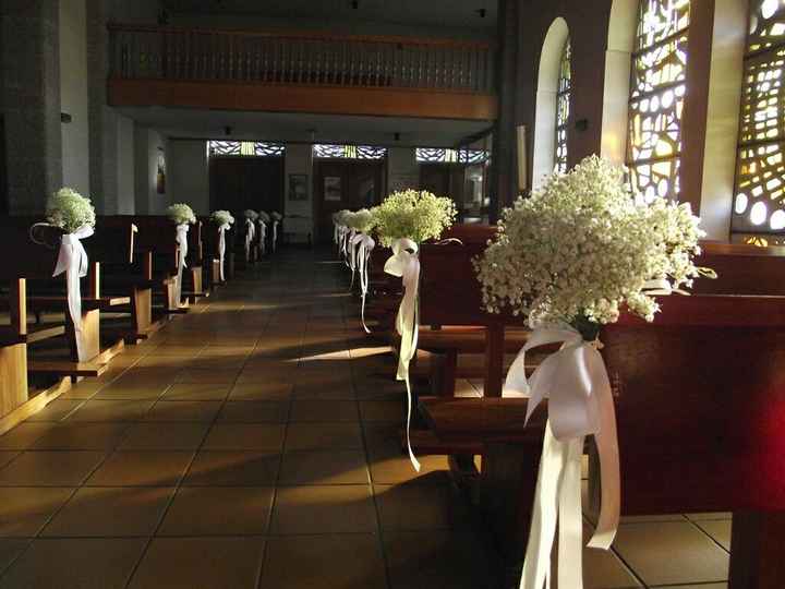 Que tipo de adornos  florales van en la iglesia - 1