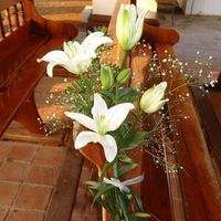 Que tipo de adornos  florales van en la iglesia - 1
