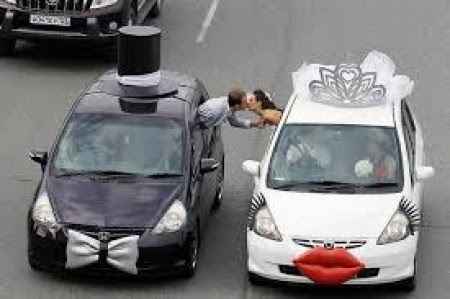 Decoración para auto de novios. - 11