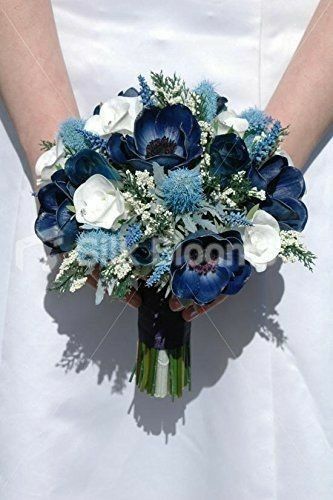 Qué tipo de ramo 💐 puedo llevar si la decoración es con azul marino..?? - 3
