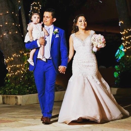 Un toque de color al vestido de novia. que les parece? - 1