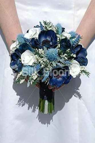Qué tipo de ramo 💐 puedo llevar si la decoración es con azul marino..?? - 3